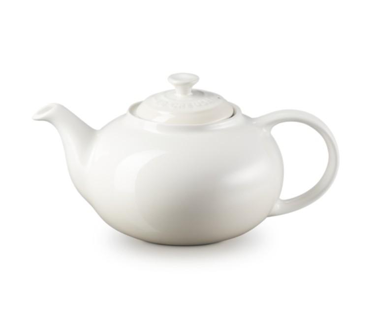 Le Creuset Teapot stone mass 1.3L in cream color